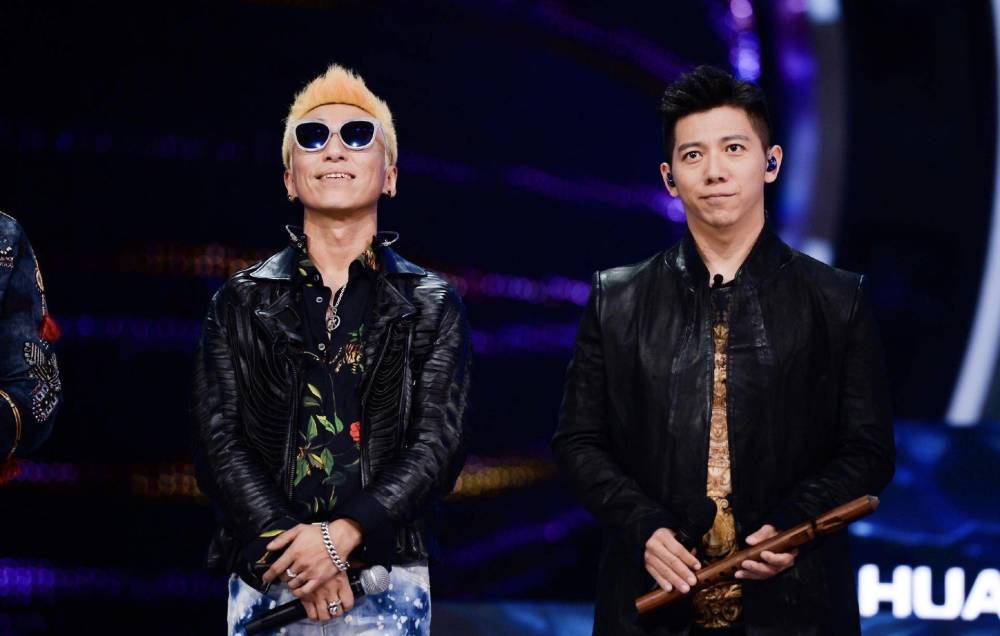 陈羽凡现身身材发福不敢认沉迷足球精气神十足