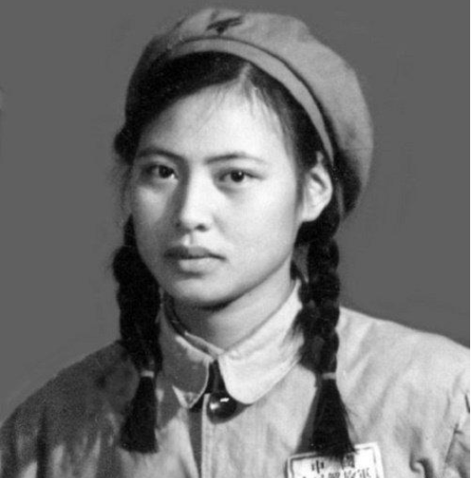 开国中将成钧的夫人和子女