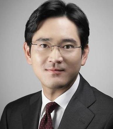 三星危了?董事长去世,继承人面临2项指控,更顾不上朴槿惠了