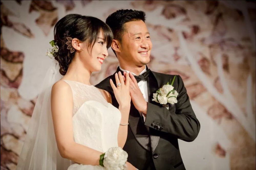 吴京甜蜜表白老婆谢楠相亲看你就顺眼如今我俩恩爱已8年