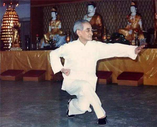 南正裕自然不接受,但在周围亲朋好友的共同劝说下