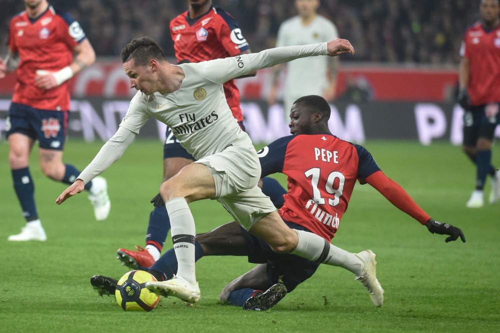 欧联杯小组赛首轮,里尔做客捷甲强队布拉格斯巴达,球队在开场23分钟后