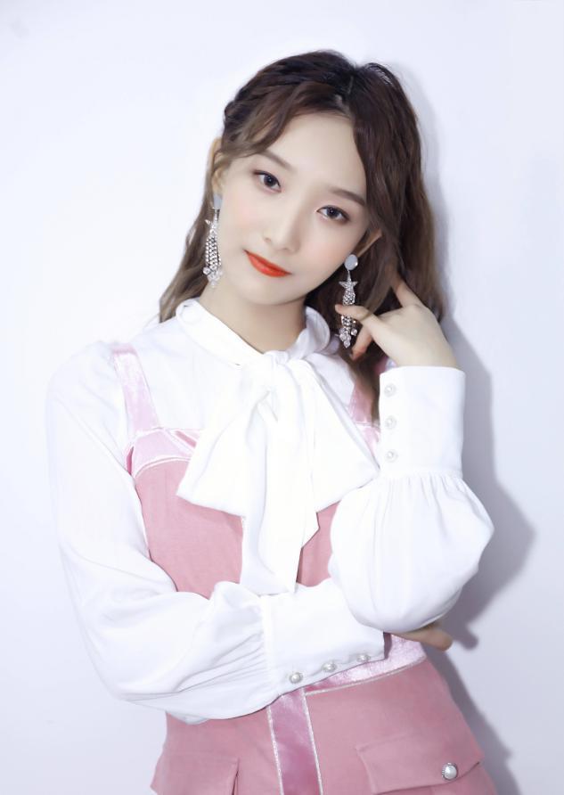 女神高颖浠 :第8112期气质潮流美图欣赏