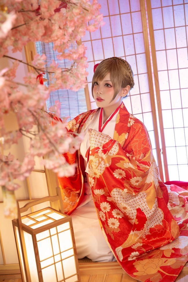 我啊…早就已经…属于巴卫了… 奈奈生:羽妃维 妆娘:七宗 摄影:拉面