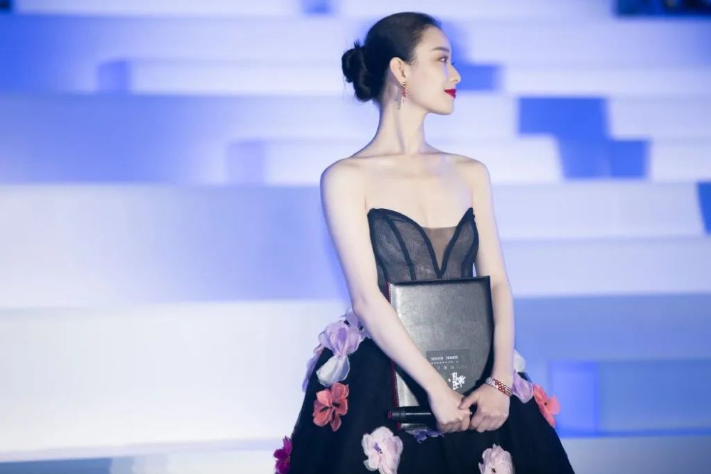 倪妮|都是同样一颗头，为啥倪妮是“高级感”，她就得被嘲“胖头鱼”啊？！