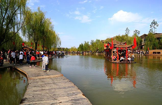 當然,除了這些知名景點外,在西安還有一個耗資8億打造的4a景區,號稱