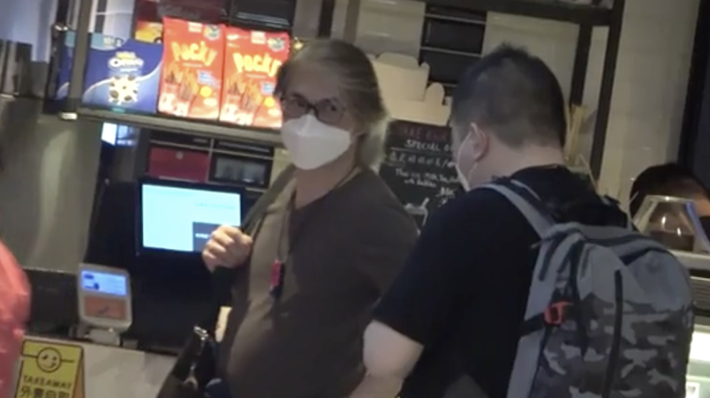 郭耀明|56岁郭耀明隐退后罕露脸，头发花白显沧桑，转行卖保险至今未婚