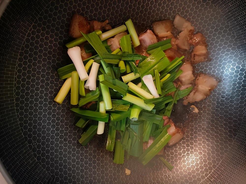 農家蒜苗小炒肉,蒜香濃郁,有營養,好吃又下飯