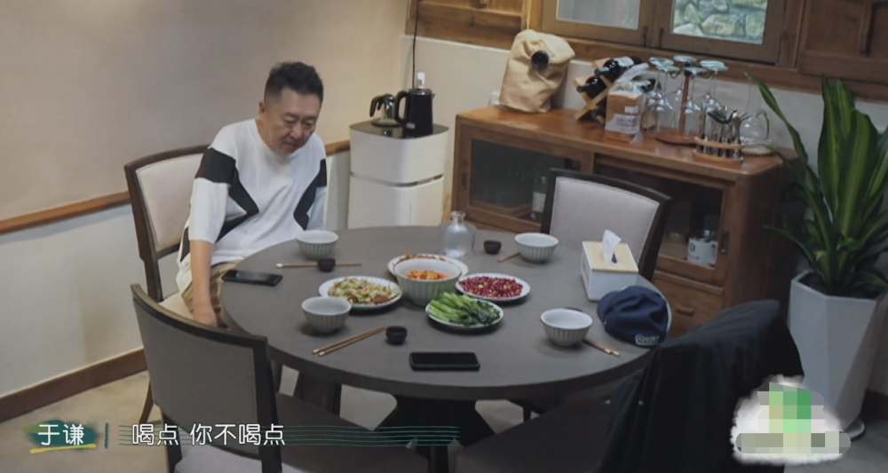 于谦|于谦表达爱意的方式曝光：爱她就养胖她，所以谦嫂子变成了大胖子