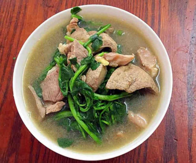其中的锌元素也不低,既可以清炒吃,还可以煮汤喝,搭配猪肝和肉片煮汤