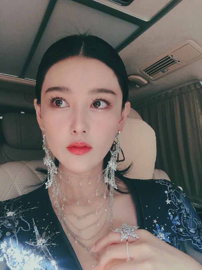 张馨予|张馨予发文公开diss八组匿名爆料：就没人管管吗？网友称赞：军嫂很敢说