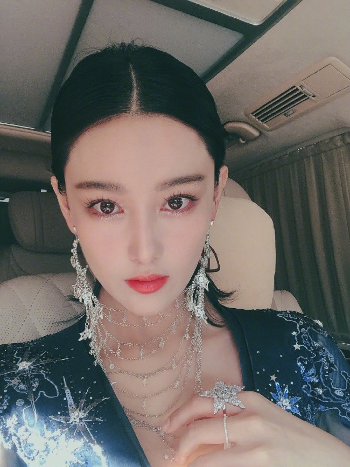 张馨予|张馨予发文公开diss八组匿名爆料：就没人管管吗？网友称赞：军嫂很敢说