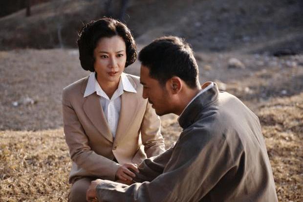 亲爱的麻洋街中的曾家成员曾好扮演者是北电校花曾奶奶更厉害