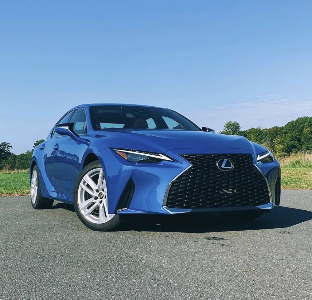 纯正后驱运动座驾2021款雷克萨斯is300