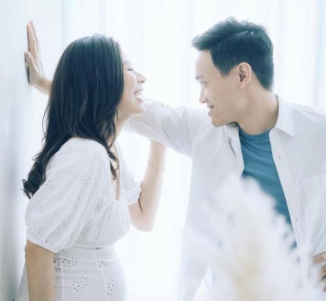 叶晴晴|恭喜！香港著名女歌手宣布顺利产女，宝宝因体重偏重提前出生