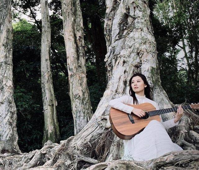 叶晴晴|恭喜！香港著名女歌手宣布顺利产女，宝宝因体重偏重提前出生