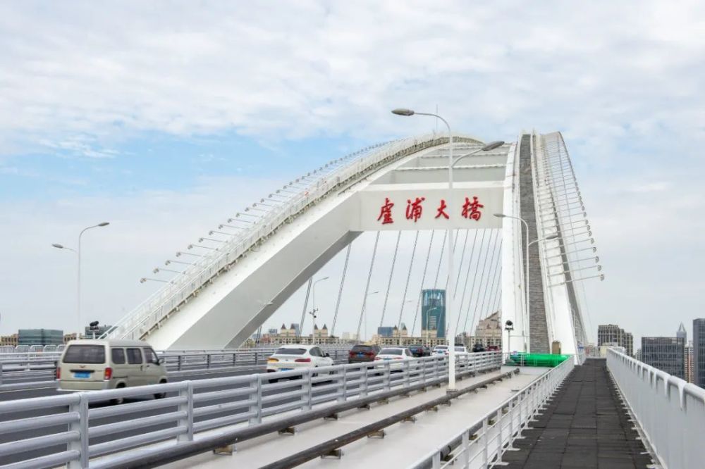【交通】17岁的卢浦大桥悄悄化了个"淡妆"