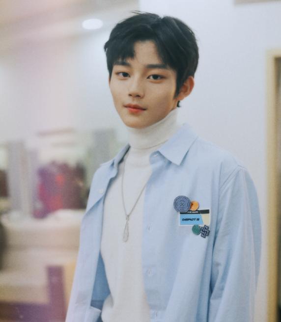 yhboys成员再被曝早恋,女方也是未成年,劈腿对象由张铭浩介绍