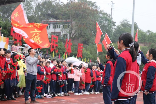 和科体相伴 与仁爱同行 育仁中学举办第15届校园文化艺术节