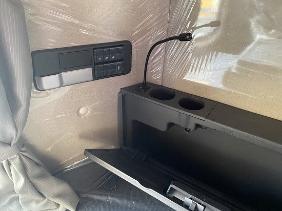 全新升级中国重汽豪沃th7系列牵引车亮相