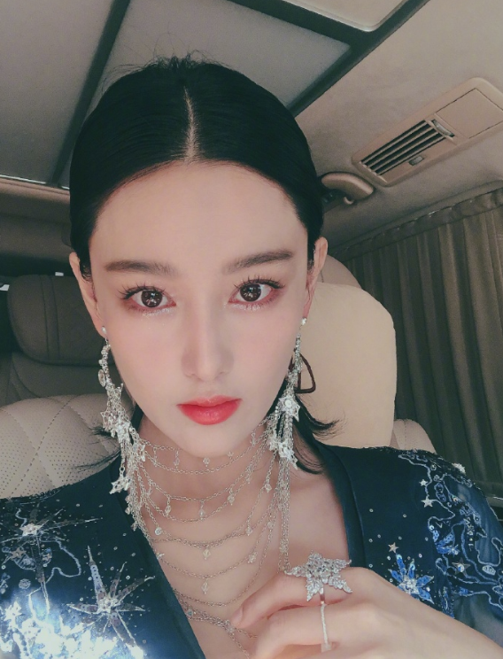 张馨予|张馨予深夜发文diss某知名爆料网站，疑似回应老公何捷被造谣是玩咖