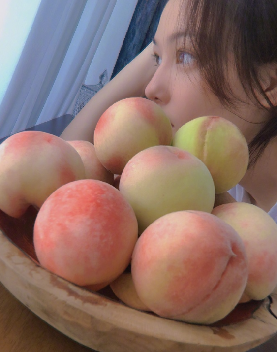 张馨予|张馨予深夜发文diss某知名爆料网站，疑似回应老公何捷被造谣是玩咖