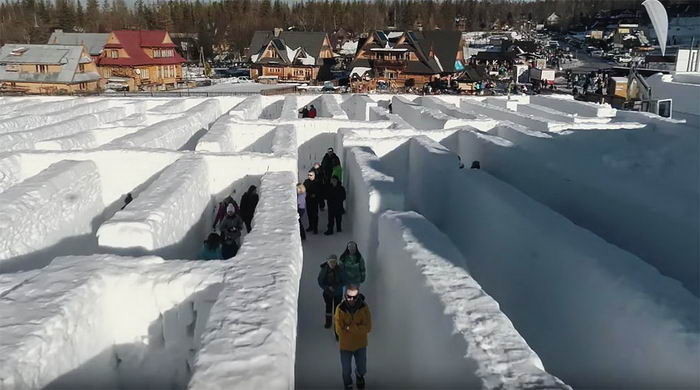 这个雪迷宫比网球场大十倍 看起来就像是童话 腾讯新闻