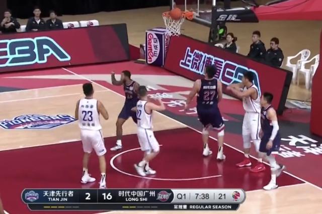 广州狂轰162打懵天津后场双枪弹无虚发郭士强激动鼓掌