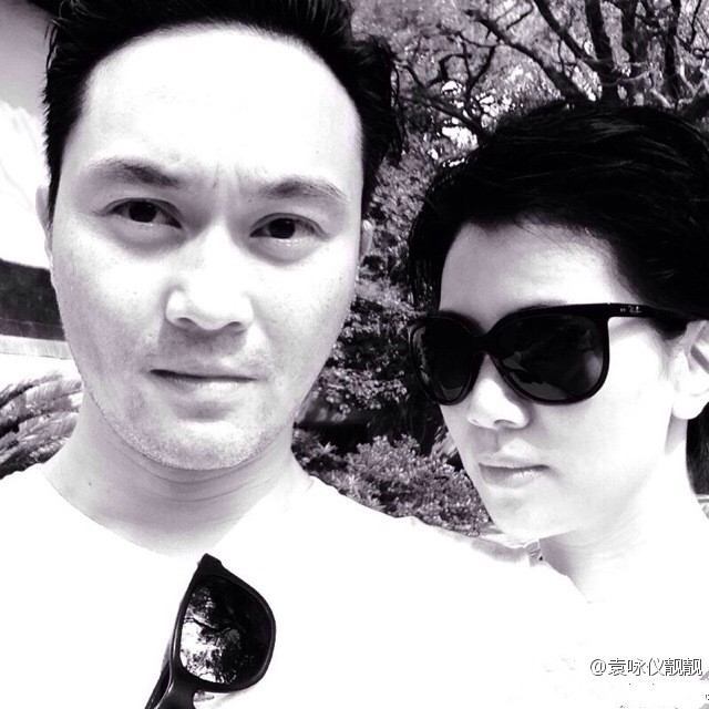 袁咏仪|袁咏仪张智霖游普陀山，“仙靓夫妇”越活越年轻，像极热恋小情侣