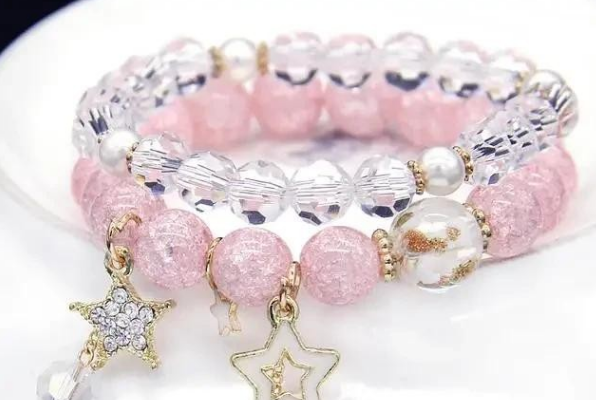 灵签占卜:4款水晶手链,你喜欢哪个?测你的心眼多还是少?