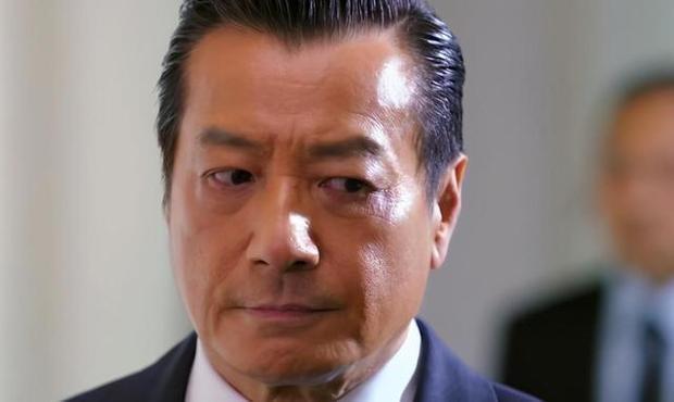 其实单看石修的外貌压根就看不出来已经72岁的年纪