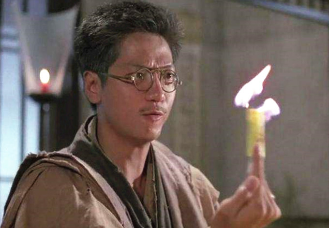 68岁"四目道长"陈友近况,皮肤松弛显老,为拍段子头顶痰盂出镜_腾讯