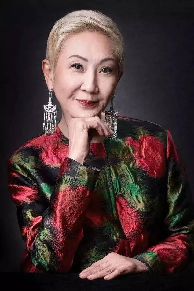 林青霞写书夸她,徐克爱她33年,施南生是行走在人间的侠女