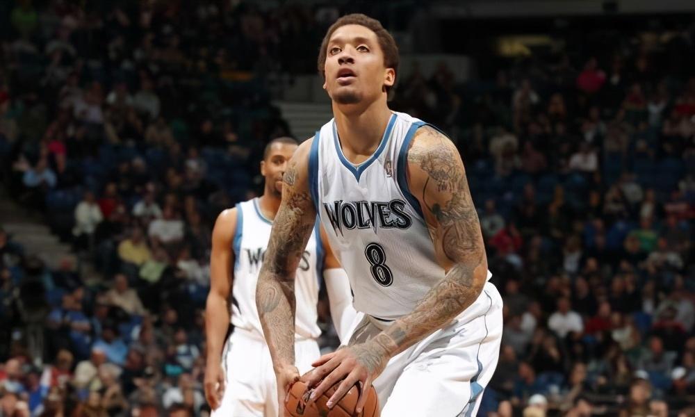 刚打出身价就惹麻烦,森林狼心里苦啊,怎么都叫比斯利!_腾讯新闻