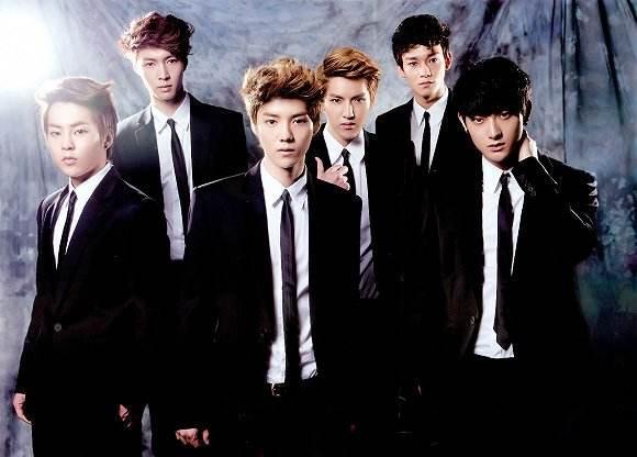 吴亦凡|鹿晗吴亦凡黄子韬相约赛车场，三人体验各不同，绿发的鹿晗太帅