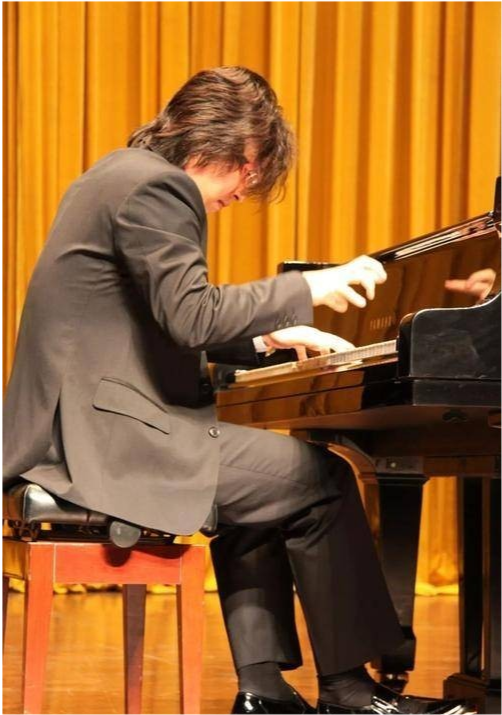 顶着3个博士头衔的钢琴家吴纯:12分钟的采访,让董卿哭花3次妆_腾讯