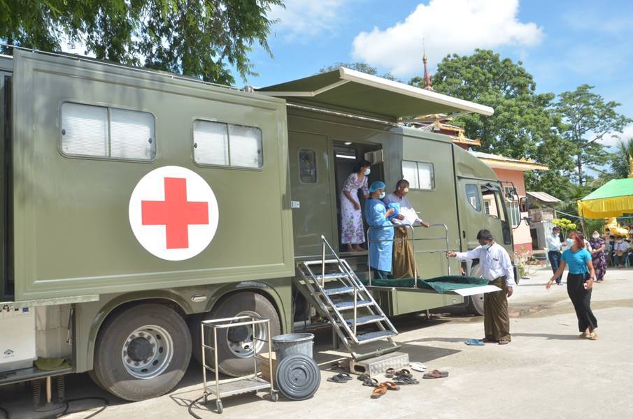 缅甸大选临近,缅军流动医疗车为民众免费做眼科手术