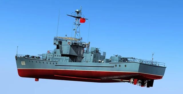 网友制作的037型猎潜艇模型,有黄水战列舰之称,是空潜快战略的典型