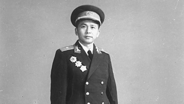 此人勇猛顽强,身经1308次战斗,从班长一级不落干到大军区司令