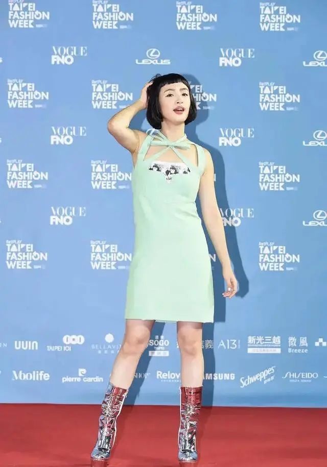 这是台北时装周 还是城乡结合部的开业 腾讯新闻