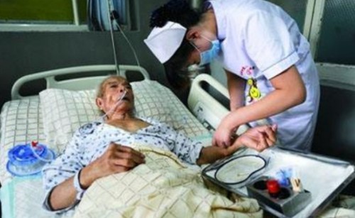 张国富|吉林老人生病住院，院方看了他的资料，才发现老人的特殊身份