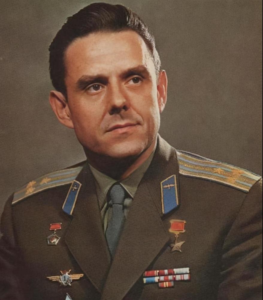 "联盟系列飞船"是在谢尔盖·帕夫洛维奇·科罗廖夫的"n1-13"登月计划