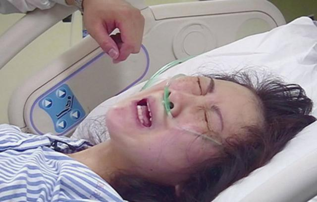 高龄产妇生下猪八戒家人本打算抛弃医生及时出声救了孩子