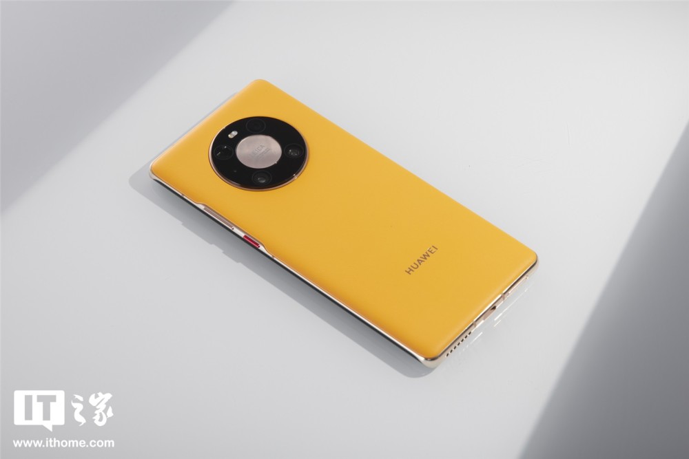 华为mate 40 pro 秋日胡杨图赏:星环设计亮眼