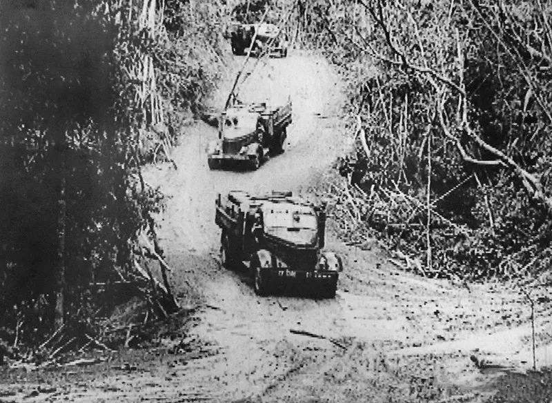 志愿军后勤补给有多困难?刚缴获2千辆卡车,1800辆就被炸了