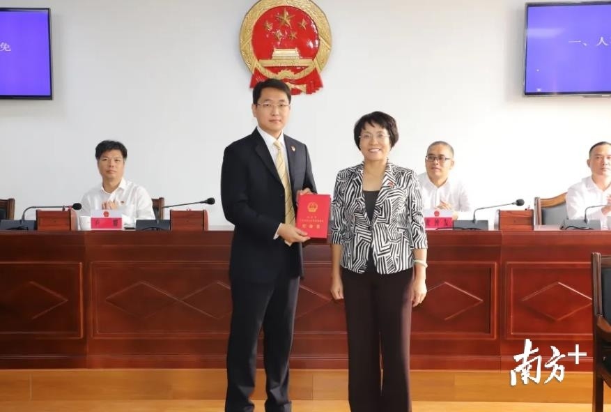 快讯|龚庆任信宜市人民政府副市长,代理市长_腾讯新闻