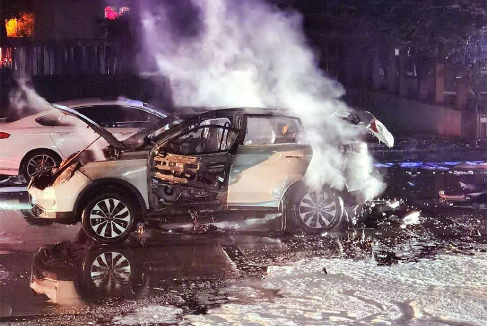 威马汽车|35天烧了4辆，威马汽车和供应商互踢皮球，用户成“小白鼠”？