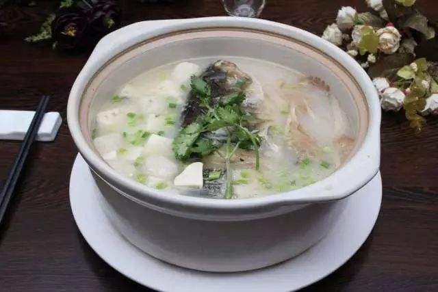 魚頭豆腐湯有腥味?加上這些小秘訣,保證魚香豆腐滑