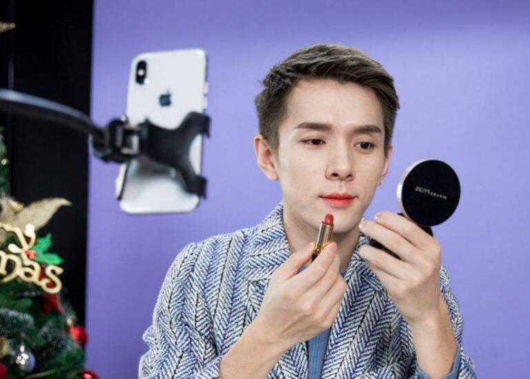 斗鱼主播收入排名_斗鱼主播收入排行榜:前十位月收入相加超一亿,943