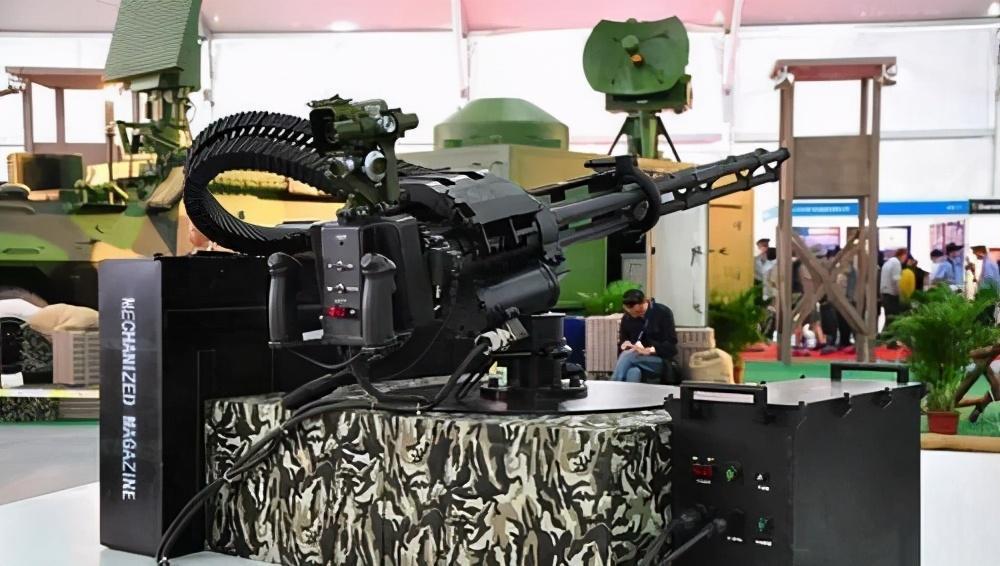 直20可装舱门机枪射速超3000发分压制能力远超黑鹰